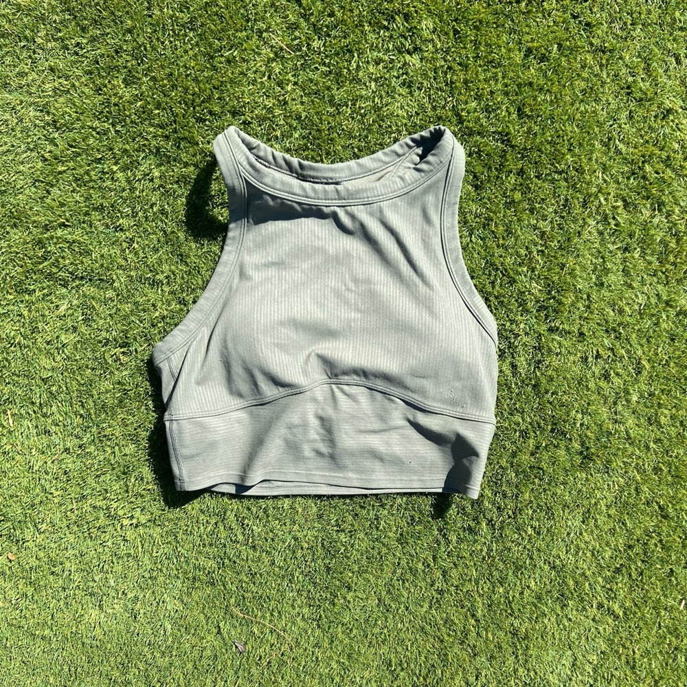 Green lululemon sports bra